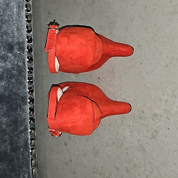 Unique Tomato Red Suede Ankle Strap Closed Unique Heels Shoes size 6 - Picture 4 of 6